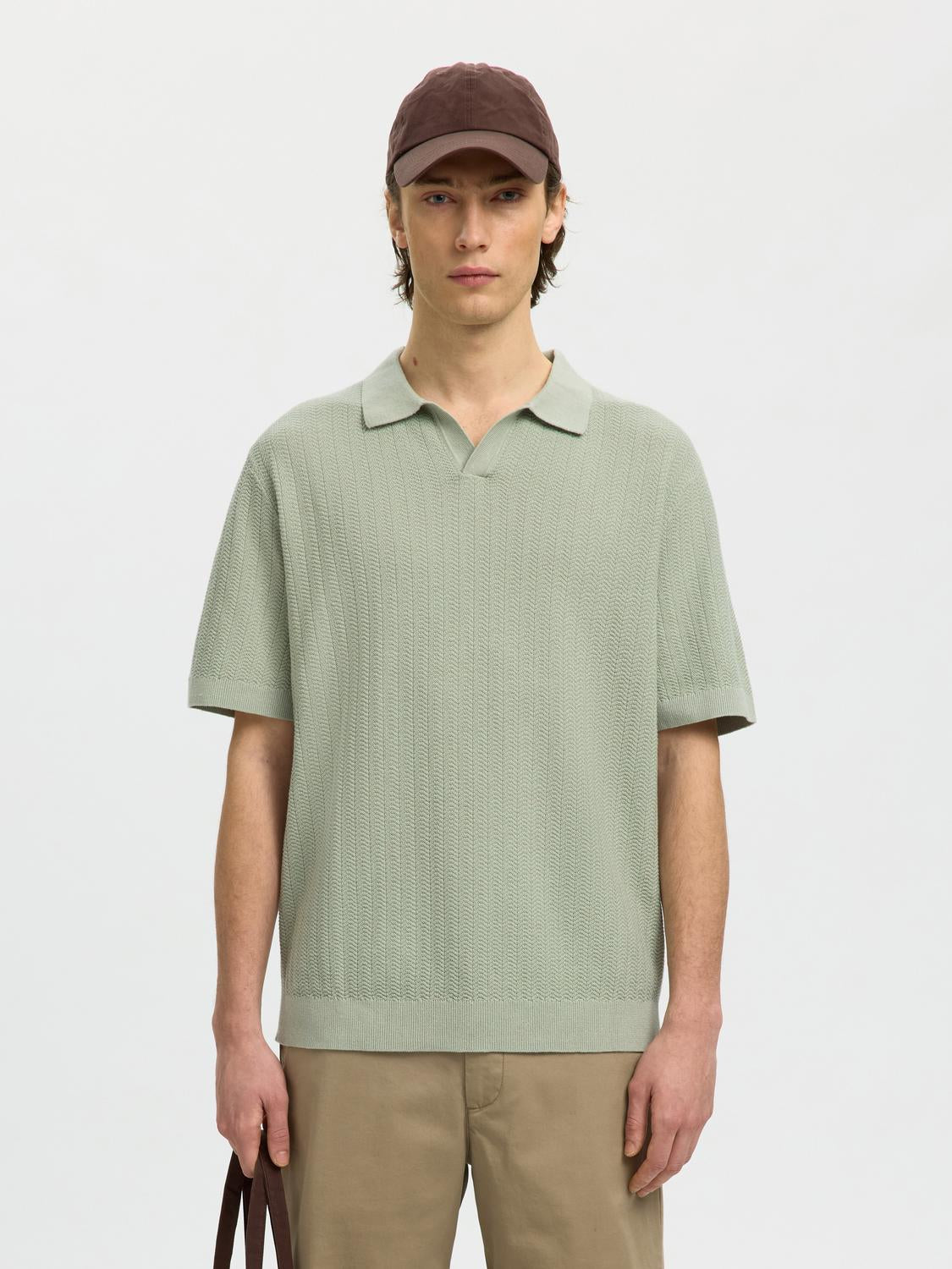 model_shot-front